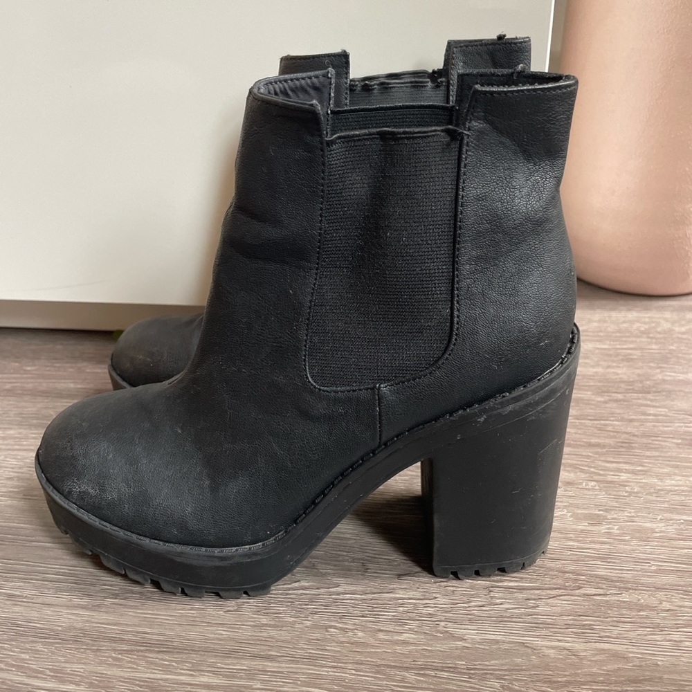 Black Chelsea Boots